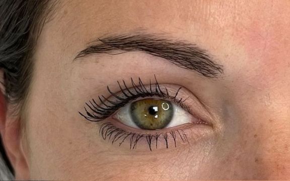 Cejas antes del microblading, caso 2, clienta de Calamocha, Carla Tomás